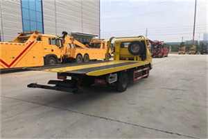 十里堡非事故拖车