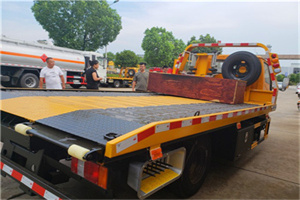 十里堡附近拖车电话号码服务