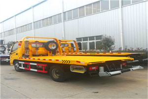 十里堡附近拖车救援搭电